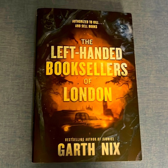 The Left-Handed Booksellers Of London by Garth Nix - Picture 1 of 6